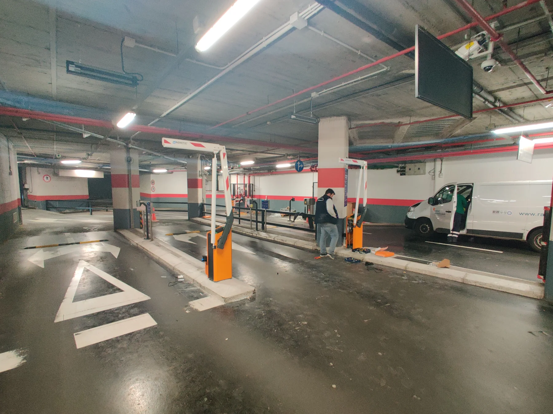Barrier and lane installation inside the Zubiarte car park